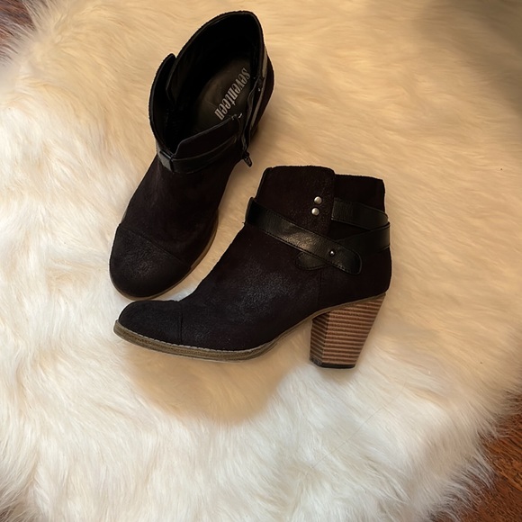 Seventeen black faux suede boots - Picture 5 of 8